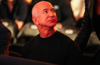 Jeff Bezos’s New AI {Hardware} Startup Is not Even His Greatest Moonshot